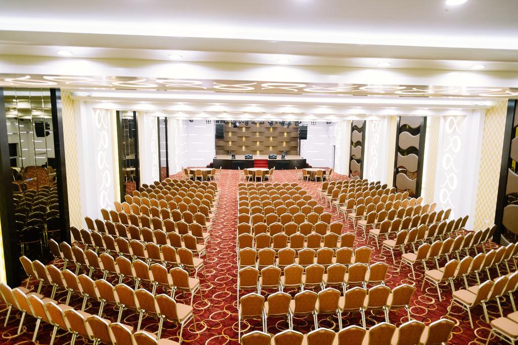 Alpha Hotel Пеканбару Екстериор снимка