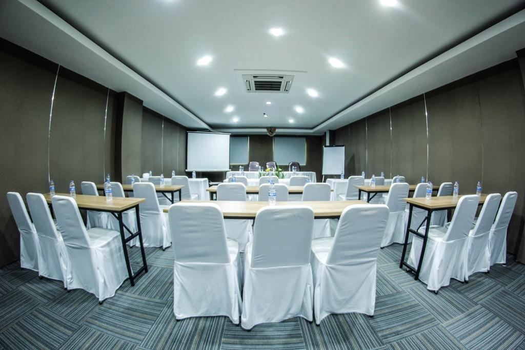 Alpha Hotel Пеканбару Екстериор снимка