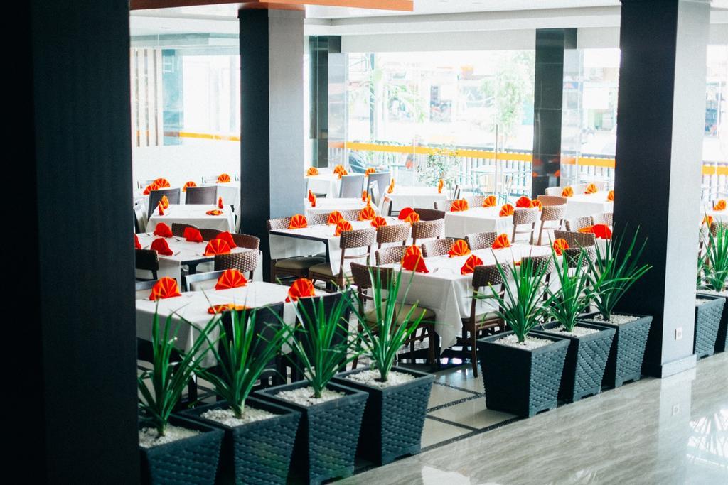Alpha Hotel Пеканбару Екстериор снимка