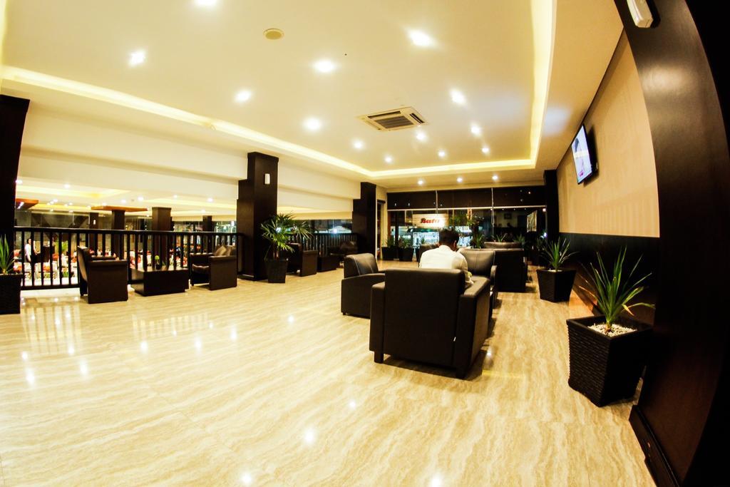 Alpha Hotel Пеканбару Екстериор снимка