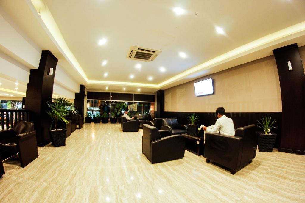 Alpha Hotel Пеканбару Екстериор снимка