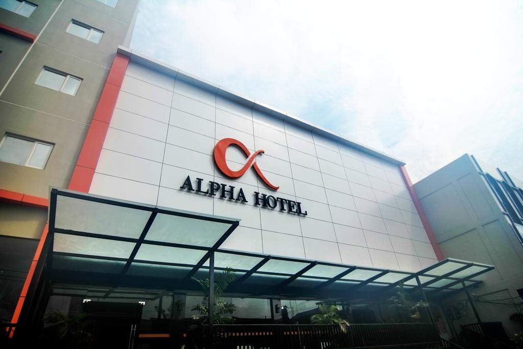 Alpha Hotel Пеканбару Екстериор снимка