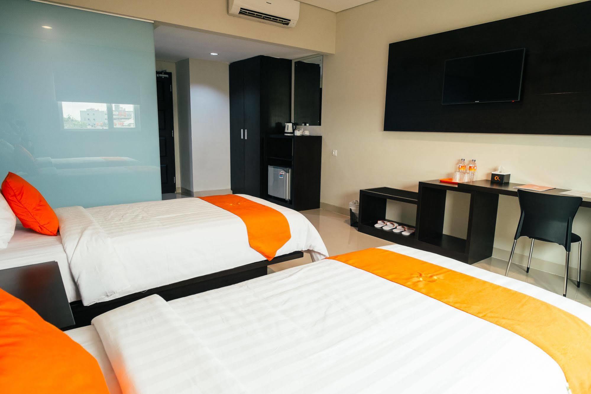 Alpha Hotel Пеканбару Екстериор снимка