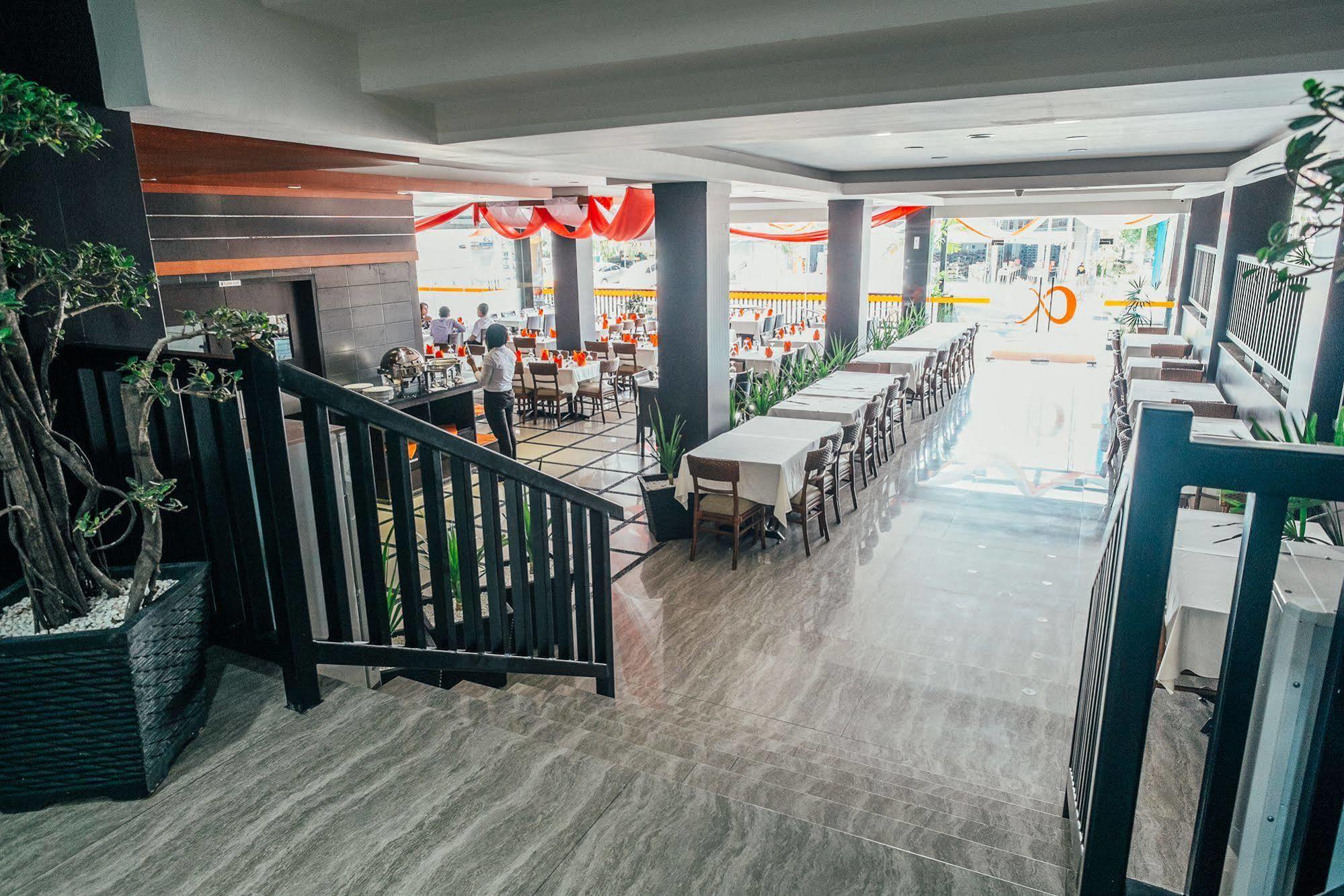 Alpha Hotel Пеканбару Екстериор снимка