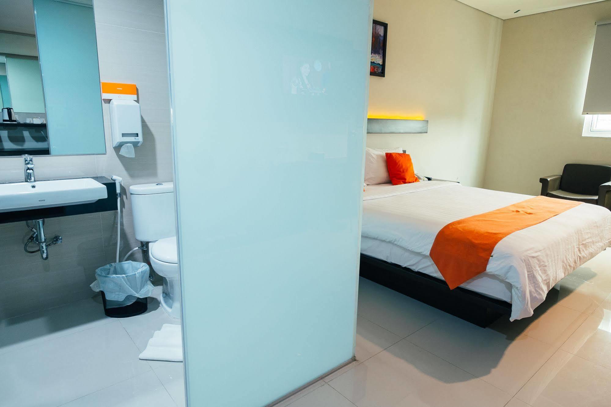 Alpha Hotel Пеканбару Екстериор снимка