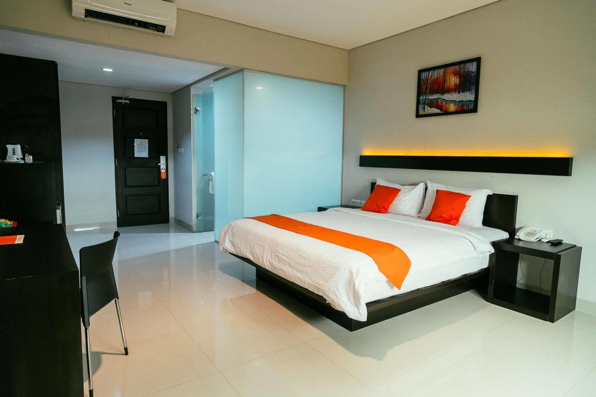 Alpha Hotel Пеканбару Екстериор снимка